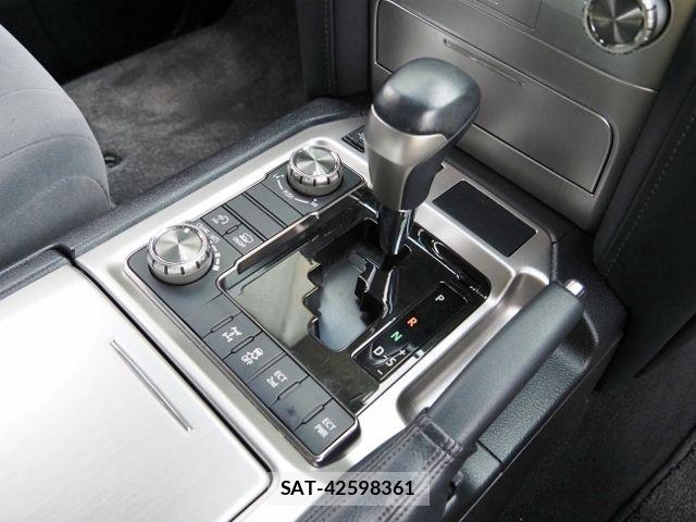 Toyota LAND CRUISER 2018-11 8743230-26