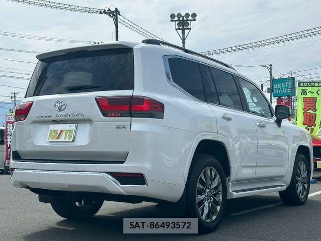 Toyota LAND CRUISER 2024-02 8743214-1