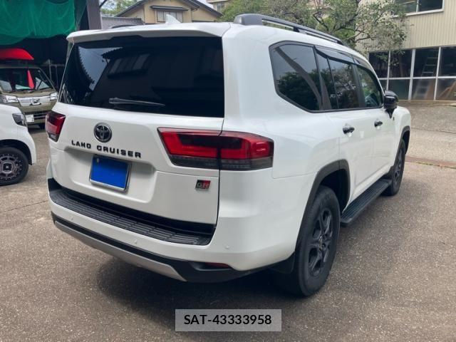 Toyota LAND CRUISER 2023-09 8743225-3
