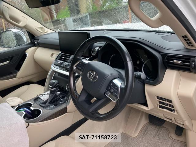 Toyota LAND CRUISER 2023-10 8743215-10