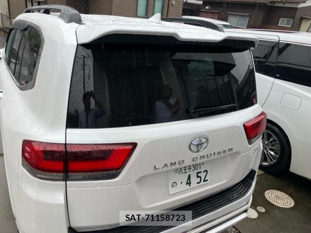 Toyota LAND CRUISER 2023-10 8743215-2