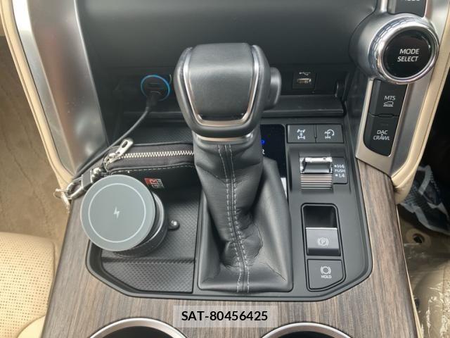 Toyota LAND CRUISER 2024-03 8743222-24