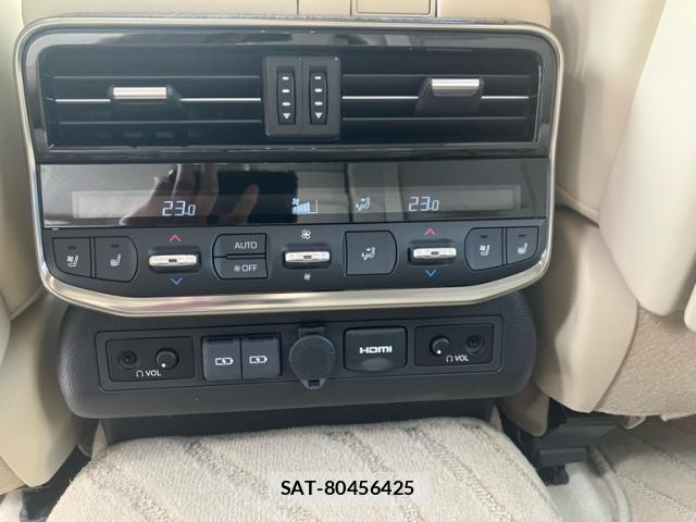 Toyota LAND CRUISER 2024-03 8743222-26