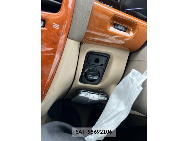 Toyota LAND CRUISER 2003-02 8796403-25