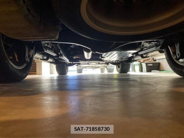 Toyota LAND CRUISER 2023-03 8829831-9