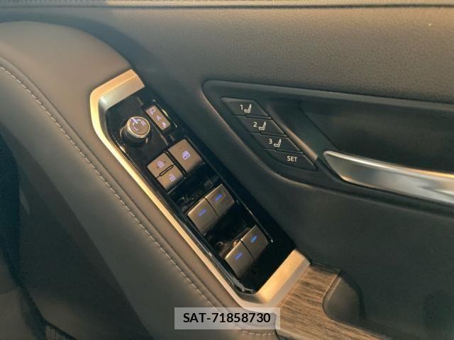 Toyota LAND CRUISER 2023-03 8829831-18