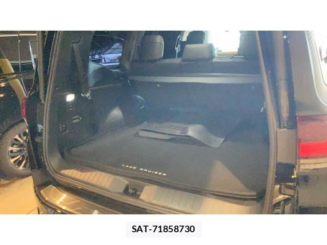 Toyota LAND CRUISER 2023-03 8829831-28