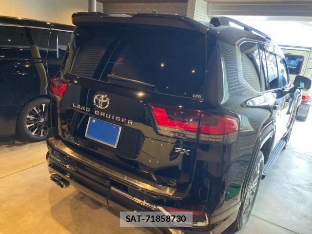 Toyota LAND CRUISER 2023-03 8829831-5