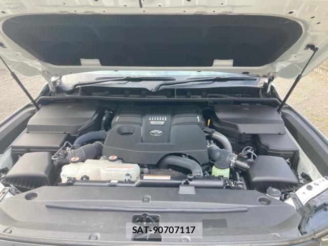 Toyota LAND CRUISER 2024-07 8829837-6