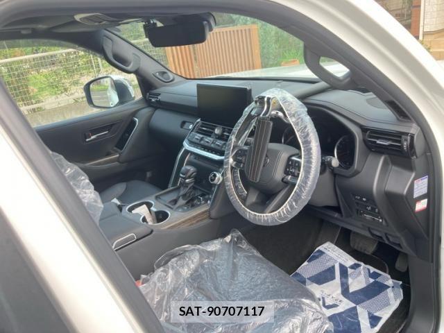 Toyota LAND CRUISER 2024-07 8829837-7