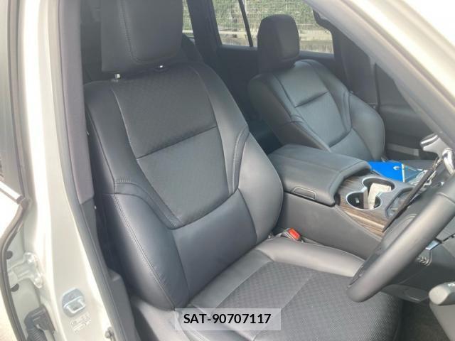 Toyota LAND CRUISER 2024-07 8829837-8