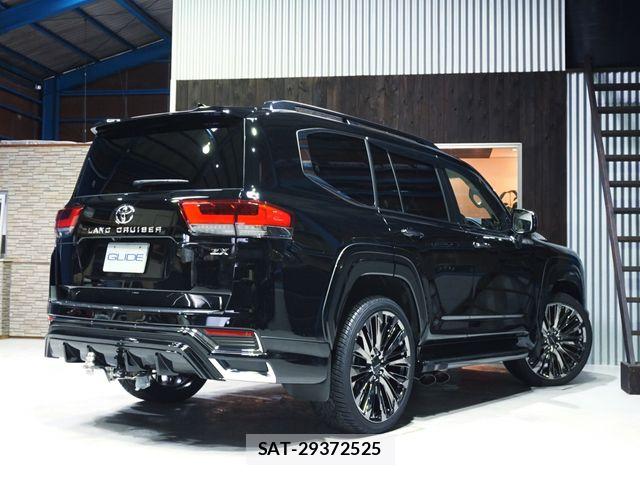 Toyota LAND CRUISER 2024-04 8829823-6