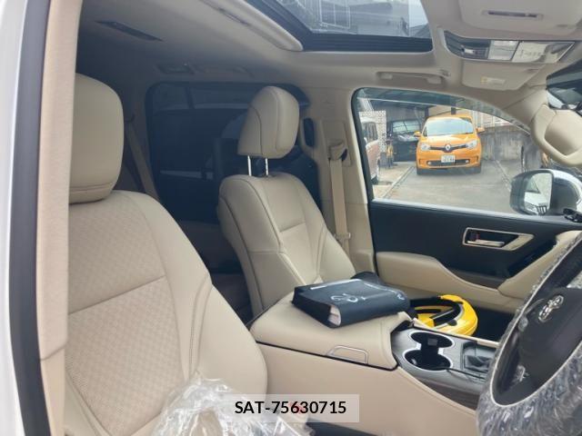 Toyota LAND CRUISER 2025-07 8829830-9