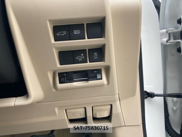 Toyota LAND CRUISER 2025-07 8829830-16