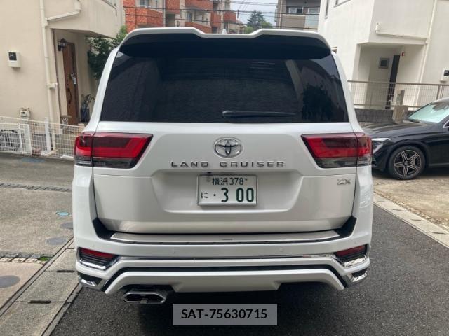 Toyota LAND CRUISER 2025-07 8829830-5