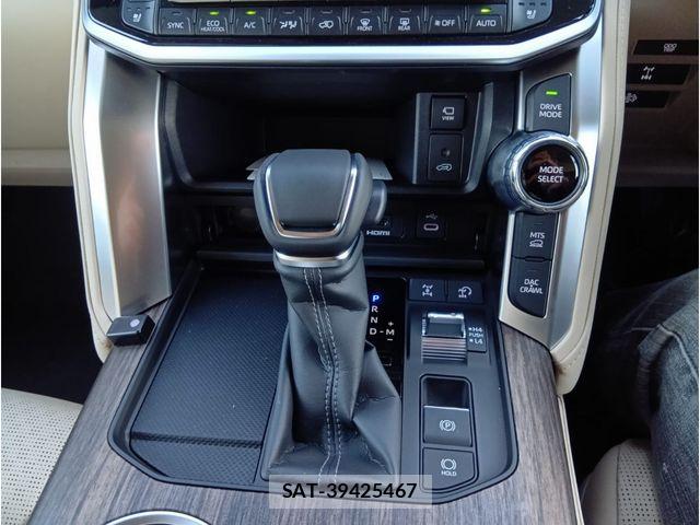 Toyota LAND CRUISER 2026-02 8829822-23