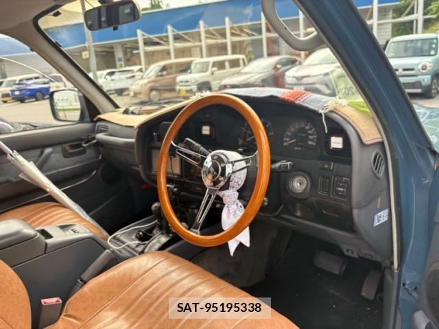 Toyota LAND CRUISER 1993-05 8829852-10