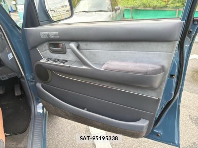 Toyota LAND CRUISER 1993-05 8829852-11