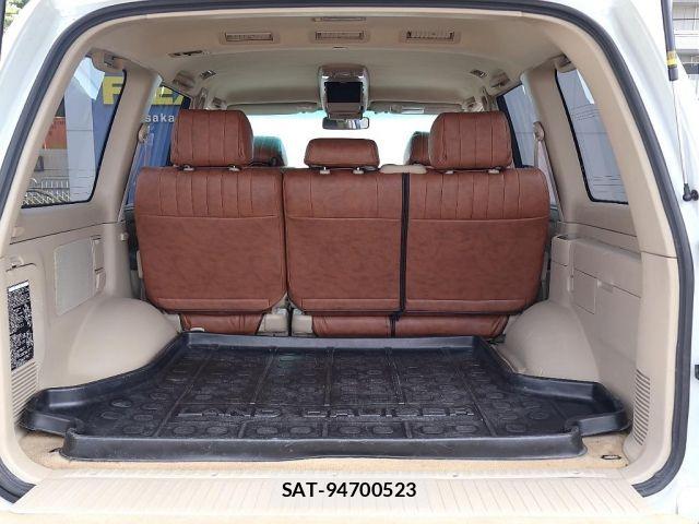 Toyota LAND CRUISER 2004-01 8829847-9