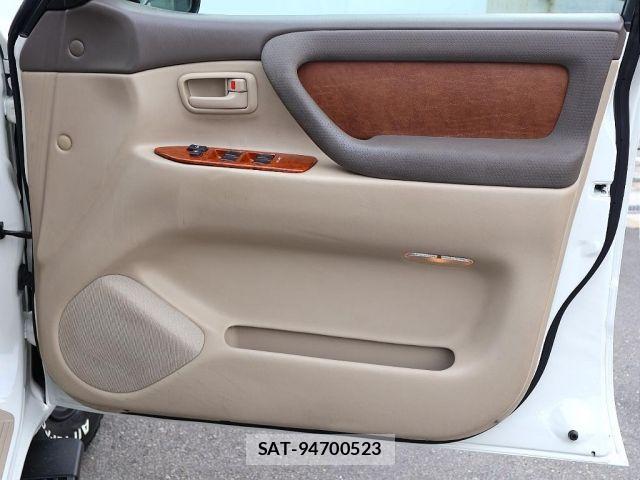 Toyota LAND CRUISER 2004-01 8829847-13