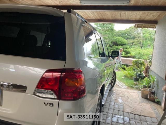 Toyota LAND CRUISER 2014-05 8849530-6