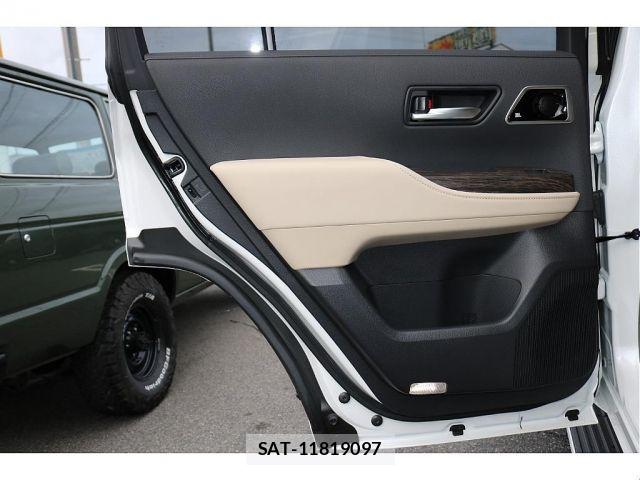Toyota LAND CRUISER 2023-01 8871299-16