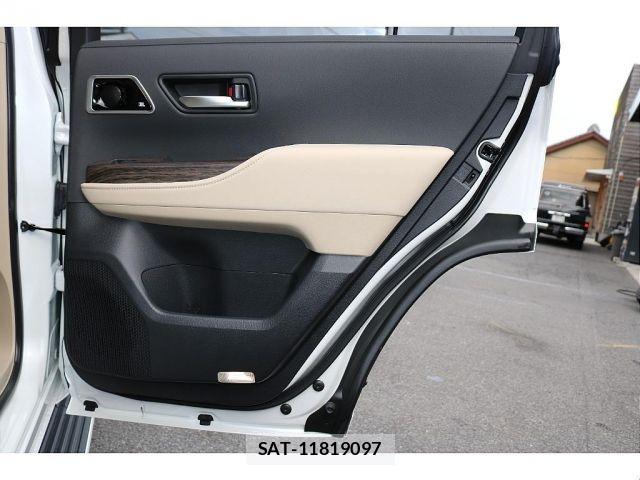 Toyota LAND CRUISER 2023-01 8871299-17