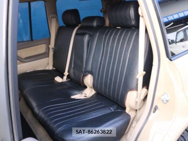 Toyota LAND CRUISER 2003-01 8871302-9