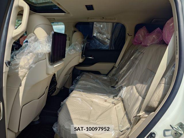Toyota LAND CRUISER 2025-12 8880390-24