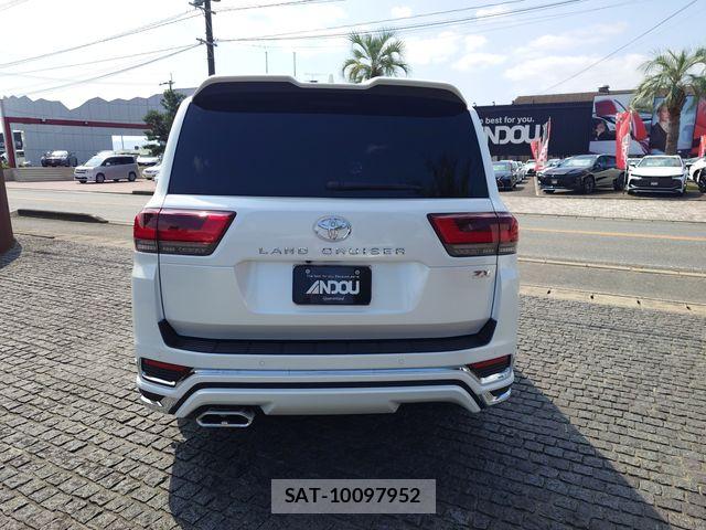 Toyota LAND CRUISER 2025-12 8880390-6