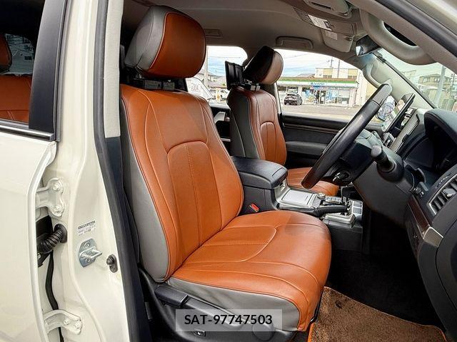 Toyota LAND CRUISER 2019-09 8880401-15