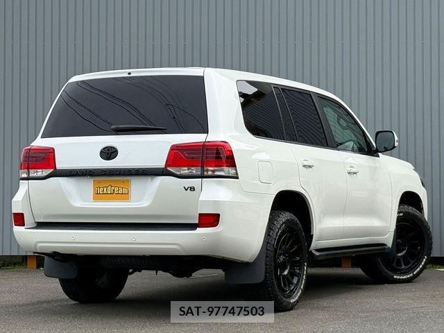 Toyota LAND CRUISER 2019-09 8880401-3