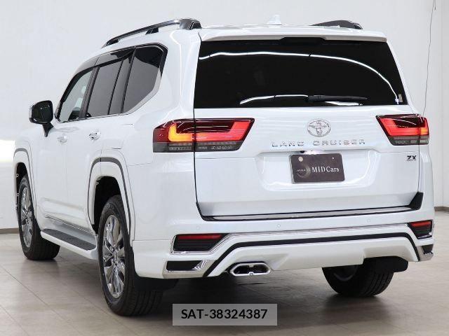 Toyota LAND CRUISER 2026-07 8880393-13