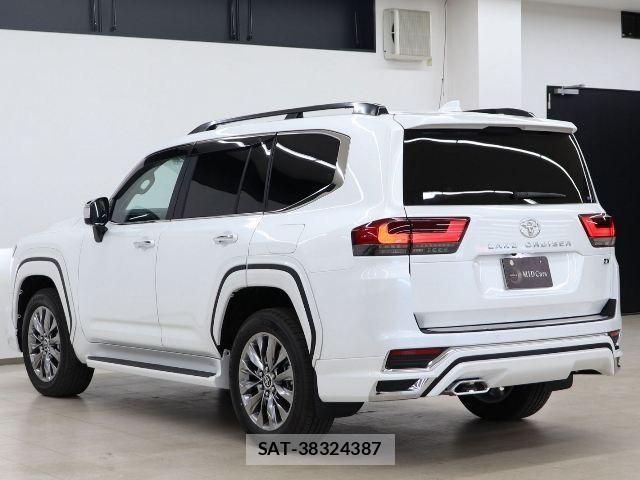Toyota LAND CRUISER 2026-07 8880393-14