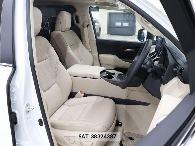 Toyota LAND CRUISER 2026-07 8880393-25