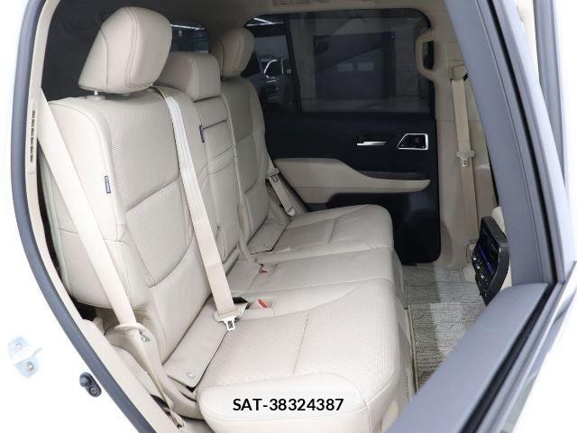 Toyota LAND CRUISER 2026-07 8880393-26