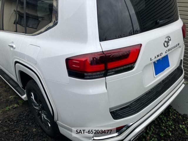 Toyota LAND CRUISER 2025-09 8880396-4