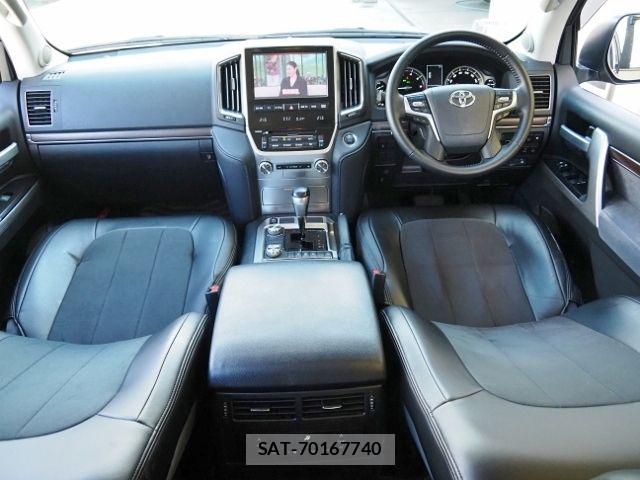 Toyota LAND CRUISER 2018-04 8880400-13
