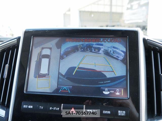 Toyota LAND CRUISER 2018-04 8880400-21