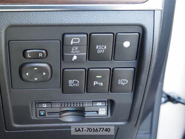 Toyota LAND CRUISER 2018-04 8880400-26