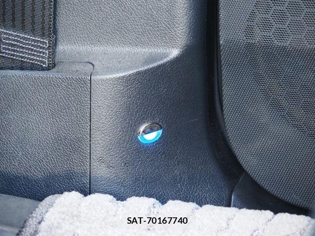 Toyota LAND CRUISER 2018-04 8880400-29