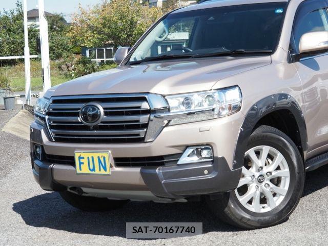 Toyota LAND CRUISER 2018-04 8880400-7