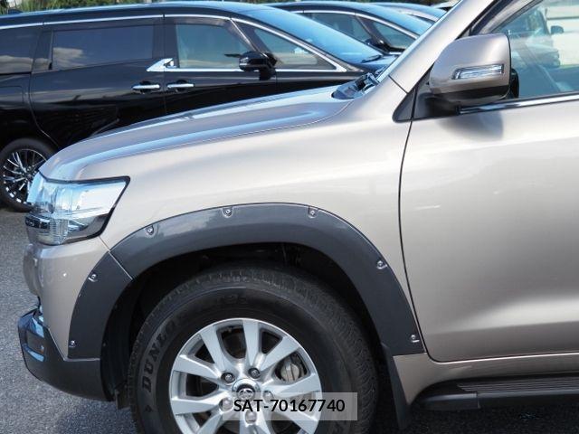 Toyota LAND CRUISER 2018-04 8880400-8