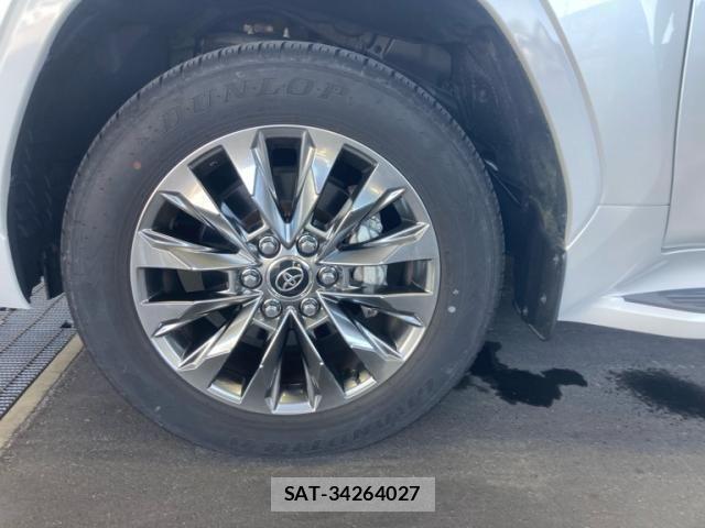 Toyota LAND CRUISER 2022-11 8880398-11