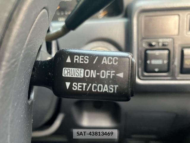 Toyota LAND CRUISER 1997-01 8880404-24