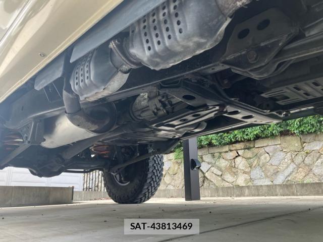Toyota LAND CRUISER 1997-01 8880404-28