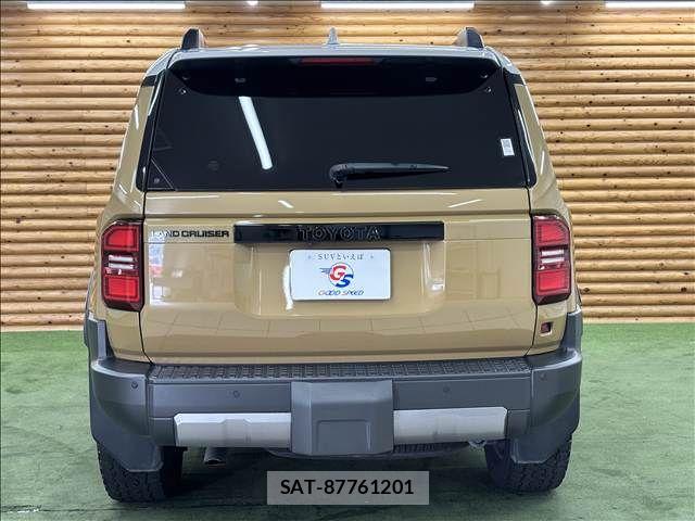 2024 Toyota Land Cruiser Prado — Photo 3
