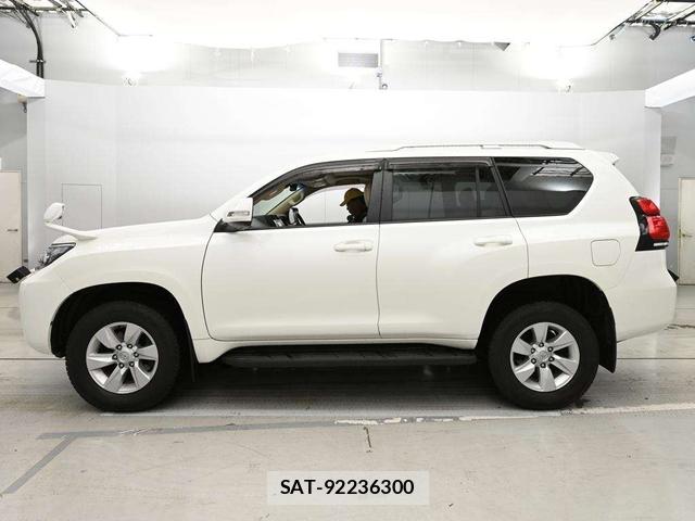 Toyota LAND CRUISER 2018 7216378-1