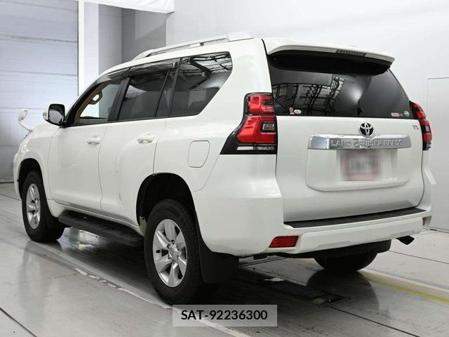 Toyota LAND CRUISER 2018 7216378-2