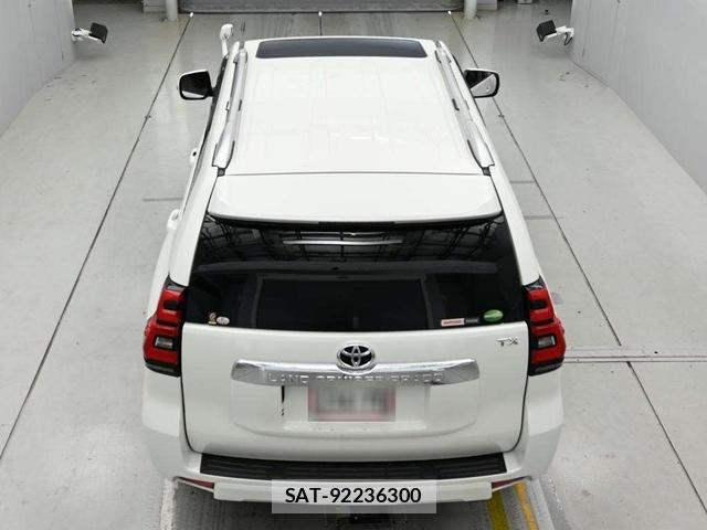 Toyota LAND CRUISER 2018 7216378-3